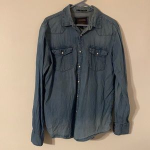 Forever 21 men’s button down medium with snaps